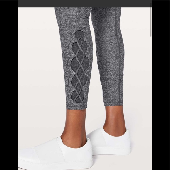 Lululemon Tied To It 7/8 Tight 25" - Picture 4 of 8